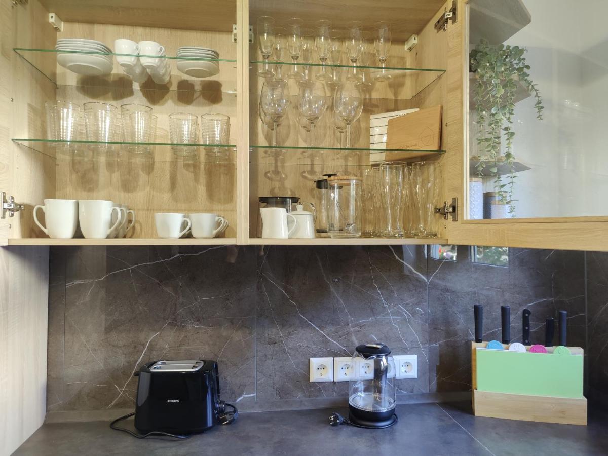 85qm, 4 Bedroom, Parking, King-bed, Wifi, Netflix