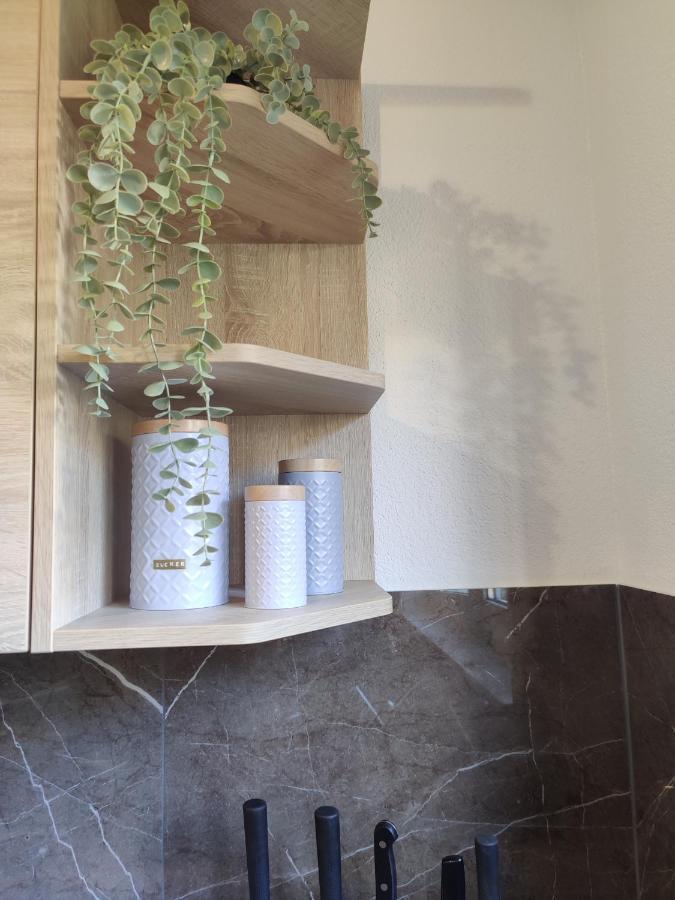 85qm, 4 Bedroom, Parking, King-bed, Wifi, Netflix Апартаменты *